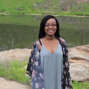 Meet your Posher, Adriane a.